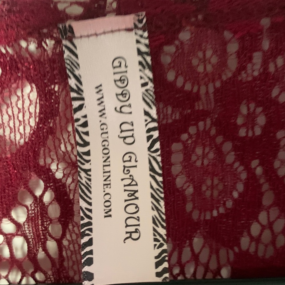 Elegant Lace Kimono in Rich Burgundy - Picture 2 of 5